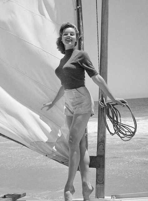 Elaine Stewart at the Thalians Beach Ball in Malibu, 1956 | Earl Leaf Elaine Stewart, Alfred Eisenstaedt, Female Actresses, Beach Ball, Swimwear Online, Vintage Pinup, Vintage Hollywood, Vintage Beauty, Old Hollywood