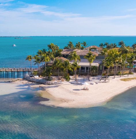 Luxe Florida Keys & Key West Resorts Straight Out Of Your Wildest Vacation Things To Do In Florida, Lazy River Pool, Key West Resorts, Cocoa Beach Florida, Boutique Spa, Florida Hotels, The Florida Keys, Key West Florida, Paradise Island