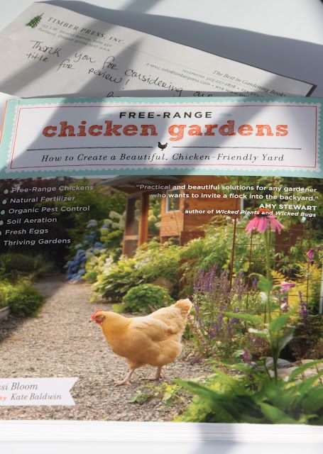 Free Range Chicken Gardens - book review Beautiful Chickens, Chicken Garden, Natural Fertilizer, Free Range Chickens, Survival Gardening, Thriving Garden, Garden Designer, Chicken Farm, Raising Chickens