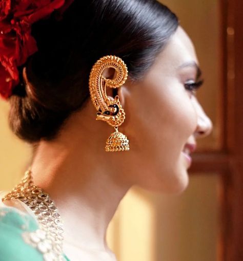 Gold Kaan Design, Gold Earing Design New For Bride, Kan Bala Gold, Gold Earcuffs Earrings Indian, Jwellary Unique Gold Design, Earcuffs Earrings Indian, Ear Cuffs Gold Indian, Bengali Gold Jewellery, Full Earrings