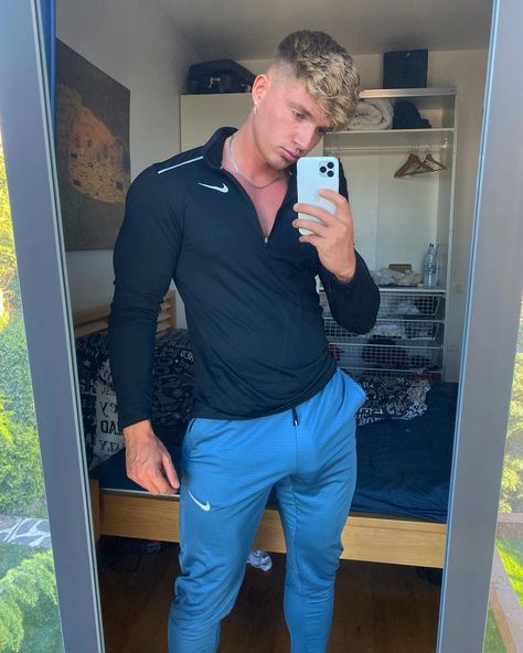 53.1k Likes, 3,577 Comments - Paul Cassidy (@paul_cassidy_real) on Instagram: “Wanna be my gym buddy? 😏💪” Guy Outfits Sweatpants, Paul Cassidy, Guys In Sweatpants, Outfits Sweatpants, Guy Outfits, Gym Buddy, My Gym, Mens Fashion Classy, Blonde Bombshell