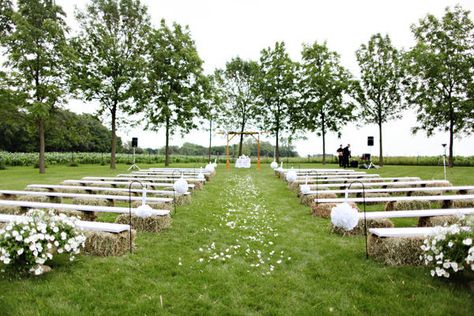 Photography: EyeSpy Wedding - www.eyespy-weddings.com  Read More: http://www.stylemepretty.com/2010/07/13/minnesota-wedding-by-eyespy-photography/ Woods Wedding Ceremony, Hay Bale Wedding, Hay Bale Seating, Wedding Ceremony Seating, Minnesota Wedding Venues, Wedding Ceremony Ideas, Ceremony Seating, Seating Plan Wedding, Hay Bales