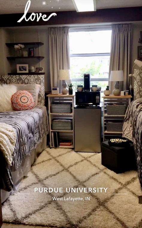 Purdue Dorm, Collage Dorm Room, Diy Dorm Decor, Diy Dorm, Cozy Dorm Room, Dorm Stuff, Dorm Style, Dorm Sweet Dorm, Dorm Inspiration