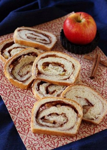 Apple Cinnamon Walnut Bread Cinnamon Walnut Bread, Red Star Yeast, Homemade White Bread, Apple Cinnamon Bread, Walnut Bread, Bread Roll, Cinnamon Bread, Yeast Bread, Bread Machine Recipes