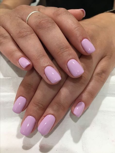 19 Delightful Light Gel Nail Color Ideas for Subtle Elegance Thonje Me Gel, Pink Lilac Nails, Lilac Pink Nails, Lilac Purple Nails Short, Lavender Nails Short, Lavender Gel Nails, Lilla Nails, Grey Gel Nails, Shellac Nail Colors