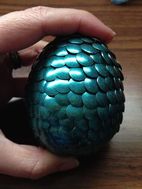 How to make a dragon egg with nail polish and thumb tacks | Offbeat Home & Life Diy Dragon Eggs, Dragon Eggs Tutorial, Dragon Egg Diy, Dragon Egg Craft, Diy Dragon, Disney Raya, Make A Dragon, Dragon Birthday Parties, Game Of Thrones Party