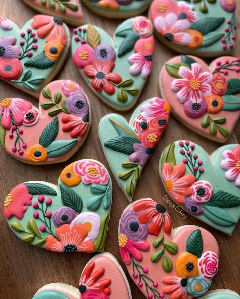 Mother’s Day Cookies Decorated, Mothers Day Cookies Decorated, Spring Flower Cookies, Heart Shaped Cookie, No Bake Sugar Cookies, Pretty Hearts, Cookies Decoradas, Easter Sugar Cookies, Cookie Decorating Party