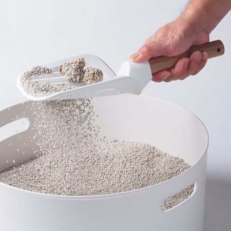 1.APPROPRIATE FOR: This scoop is designed for mineral and clay-based, or small-grain clumping cat litter. The 0.16 inch (4mm) slots allow unused litter to fall easily back into the litter box, retaining all clumps on the shovel.  2.QUICK-SIFTING: The steep slopes and excellent clearance of our scoop mean the sifting happens instantaneously, without even shaking the scoop. 3.EASY SCOOPING: Our custom, beautifully curved U-shaped scoop makes it easy to collect litter clumps, no matter the angle. 4 Cat Litter Scoop, Litter Scoop, Cat Litter Mat, Litter Mat, China Bowl, Cat Furniture, Cat Litter, Litter Box, Shovel