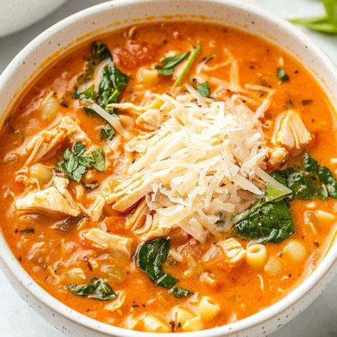 Crockpot Chicken Parmesan Soup - Insanely Good Parmesan Chicken Soup, Cheesy Crockpot Chicken, Chicken Parmesan Soup, Cooking Fresh Pasta, Healthy Crockpot Soup, Crockpot Chicken Parmesan, Chicken Parmesan Recipe Easy, Parmesan Soup, Tomato Broth