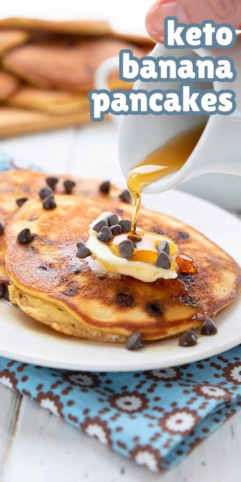 Keto banana pancakes are a dream come true. These delicious grain-free pancakes are fluffy and light, with a rich banana flavor. Add some sugar-free chocolate chips for a delicious breakfast treat! Keto Banana Recipes, Keto Banana Pancakes, Carolyn Ketchum, Peach Ice Cream Recipe, Keto Banana, Grain Free Pancakes, Quick Keto Breakfast, Thm Breakfast, Keto Breakfasts