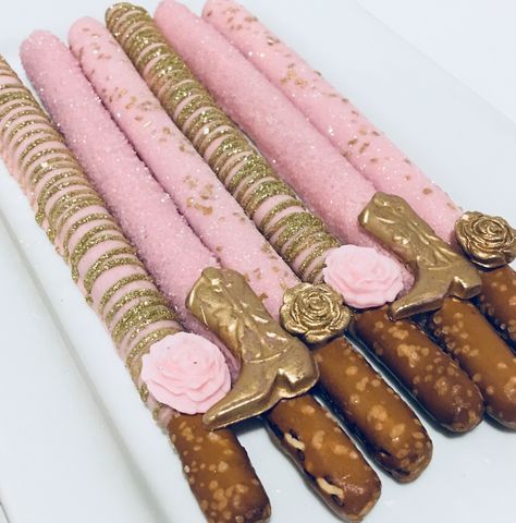 Rodeo Pretzel Rods, Rodeo Dessert Ideas, Western Themed Treats, Western Theme Sweet 16, Western Pretzel Rods, Pink Western Quinceanera, Cowgirl Treat Table, Western Theme Desserts, Cowgirl Dessert Table Ideas