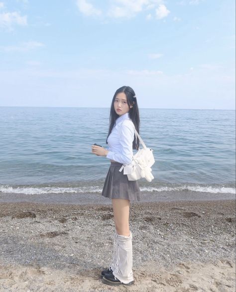 Saranghoe Tracy Icons, Tracy Sohn, Summer Outfit Aesthetic, Beach Fits, Cute Outfits For School, Outfit Aesthetic, Cute Poses, Just Girl Things, Beach Summer