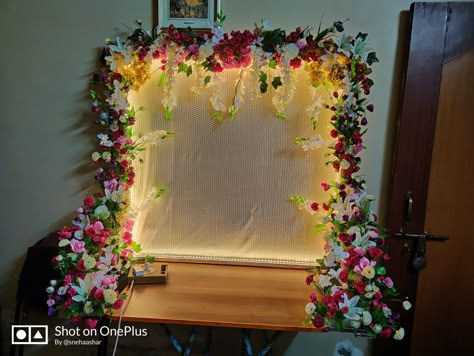 Artificial Flowers Decoration For Ganpati, Ganesh Sthapna, Ganpati Decoration Theme Ideas, Simple Ganpati Decoration, Ganesh Chaturthi Background, Ganpati Background, Gannu Bappa, Flower Decoration For Ganpati, Bappa Decoration