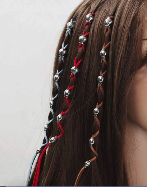 Hair Decoration Accessories Braids, Pirate Hair, Vintage Hairstyles Tutorial, Fish Decor, Beaded Hair Clips, Hippie Hair, Clip Hairstyles, Trendy Hair Color, Hair Rings