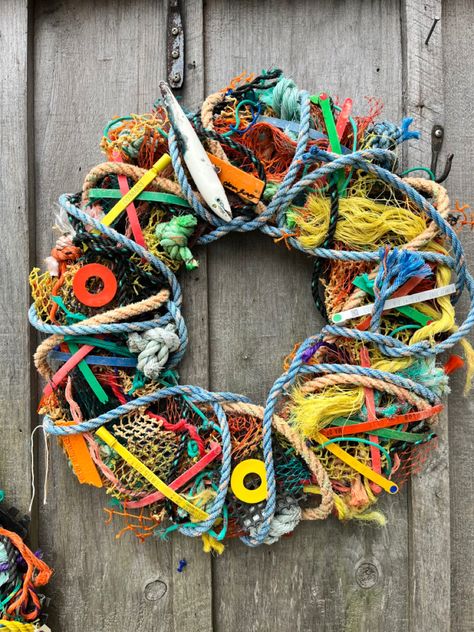 Waste Art, Coastal Style Decorating, Calendar Craft, Art Coquillage, Nautical Crafts, Recycled Art Projects, Driftwood Projects, Trash Art, Rope Crafts