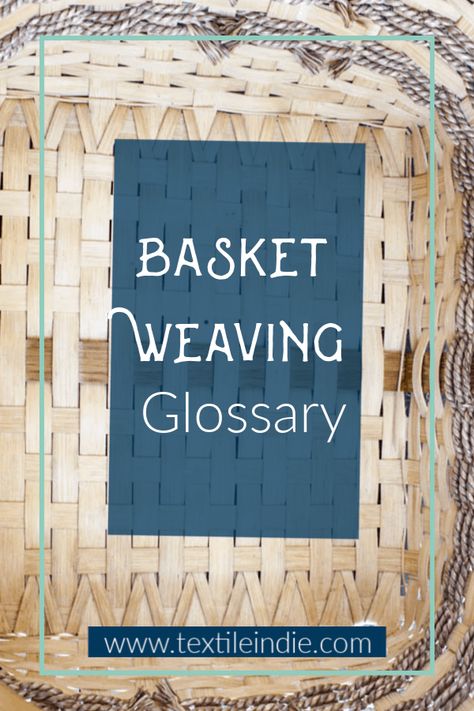 Basket Weaving Diy, Basket Weaving Patterns, Basket Weaver, Willow Weaving, Weaving Tools, Pine Needle Baskets, Diy Yarn Crafts, Diy Weaving, Diy Basket