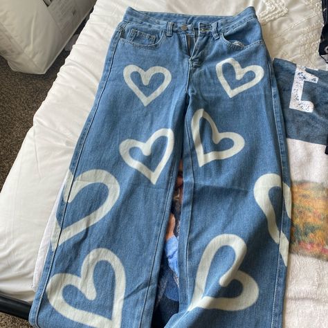 Amazon Heart Print Straight Leg Jeans Size Xs Blue And White Trendy Boyfriend Jeans With Fashion Heart, Suitable For Date,Valentine's Day, Work, Party, School . Perfect Gifts For Your Girlfriend, Wife, Mom, Or Daughter Jeans With Hearts On Them, Heart Jeans Outfit, Bleaching Jeans, Art On Pants, Jeans With Hearts, Painting On Jeans, Sabrina Outfits, Hoco Jeans, Clothes Paint