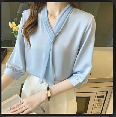 Chiffon Shirt Dress Short, Shomiz Blouses Fashion 2022, Chiffon Shirt Outfit, Office Blouses For Women, Office Shirts For Women, Office Tops For Women, Korean Office Fashion, Shirt Blouse Designs, Formal Shirts Women