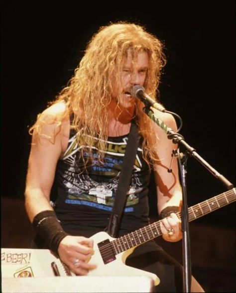 Jason Newsted, Robert Trujillo, Cliff Burton, James 3, Pet Shop Boys, James Hetfield, Four Horsemen, Guitar Hero, Thrash Metal