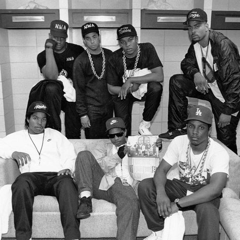 Top 90's Gangsta Rap N.w.a Straight Outta Compton, 90s Rappers Aesthetic, History Of Hip Hop, Rappers Aesthetic, Old School Rap, 90s Rappers, Outta Compton, Hip Hop Classics, Eazy E