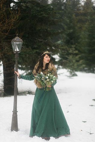 Narnia Wedding Dress, Narnia Inspired Wedding, Narnia Themed Wedding, Narnia Photoshoot, Narnia Wedding Theme, Narnia Winter, Narnia Wedding, Narnia Christmas, Elopement Styled Shoot