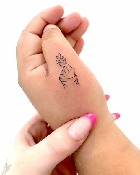 Hand Tattoos Meaningful, Tatoos Woman Hand Words, Small Hand Tattoos For Women With Meaning, Girls Tattoos Hand, Mini Hand Tattoos For Women, Small Tattoos On Hand For Women, Tattoos For Women Finger, Tattoo In Hands For Women, Tattoo For Girls Hand