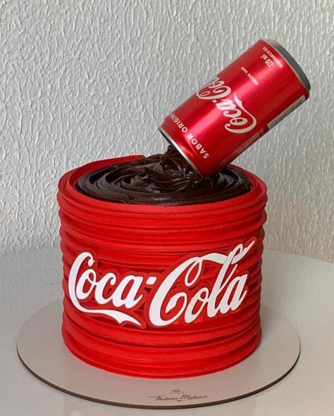 Coca Cola Cake Design Birthdays, Pastel Cocacola, Bolo Coca Cola, 35 Birthday Cake, Coca Cola Cupcakes, 35th Birthday Cakes, Coca Cola Party, Coke Cake, Coca Cola Cake