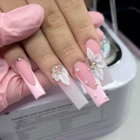 Extra Baddie Nails, Quince Nails, Quinceanera Nails, Nails Flower, Long Acrylic Nail Designs, Hard Nails, Colored Acrylic Nails, Girly Acrylic Nails, Acrylic Nails Coffin Pink