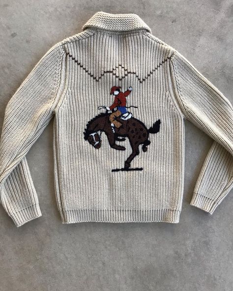 Shop From The Past on Instagram: “🌵SOLD🌵 Vintage cream/tan ladies western shawl neck zip front cardigan with the very best bucking bronco and cowboy in chain-stitch style on…” Western Knitting Patterns, Western Sweaters For Women, Western Shawl, Buissnes Ideas, Cowboy Sweater, Western Cardigan, Western Sweaters, Cowboy Fashion, Cowichan Sweater