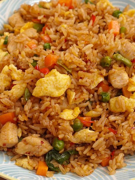 Chicken Sausage Fried Rice, Thai Spicy Fried Rice, Thai Fried Rice Recipe Spicy, Spicy Chicken And Rice Recipes, Spicy Chicken Fried Rice, Spicy Chicken Fried Rice Recipe, Spicy Rice Recipes, Recipes With Rice Vinegar, Fried Chicken With Rice