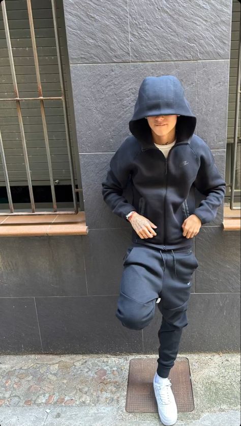 New Nike Tech Fleece, Nike Tech Fleece Central Cee, Nike Tech Drip, Nike Tech Outfit Men, Nike Tech Outfit, Tech Fleece Outfit, Roadman Style, Nike Tech Black, Nike Tech Fit