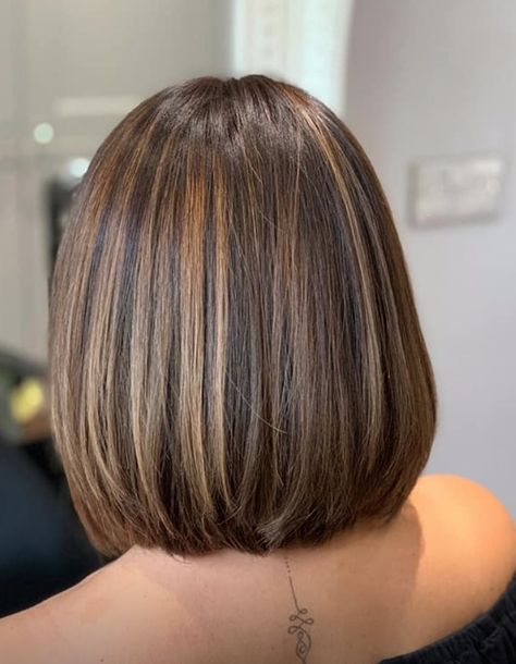 Tuns Bob Lung, Brown Hair With Blonde Highlights, Hair Color Light Brown, Haircuts For Medium Hair, Penteado Cabelo Curto, Brown Hair With Highlights, Haircuts For Fine Hair, Short Hair Haircuts, Medium Hair Cuts