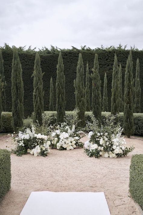 Ground Aisle Arrangements, Wedding Ceremony Florals On Ground, Ceremony Ground Arrangements, Ground Flower Arrangement Wedding, Ground Floral Arrangements Wedding Ceremony, Wedding Ceremony Florals Ground, White And Green Ceremony Flowers, Ceremony Floor Arrangement, Wedding Ceremony Ground Flowers