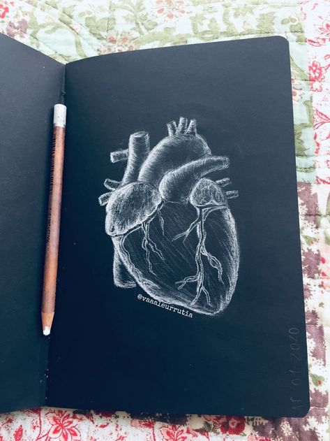 Drawing Ideas In Black Paper, Sketches In Black Paper, Black Book Drawing, Black Heart Painting, Black Sketch Book Ideas, Drawing On A Black Paper, Draw On A Black Paper, Black Paper Art Ideas Creative, What To Draw On Black Paper