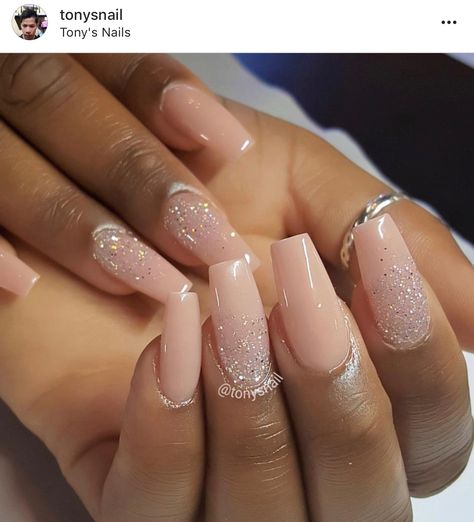 Ombre Nails Design, Fade Nails, Glitter Fade Nails, Nude Nail Designs, Ombre Acrylic Nails, Ombre Nail Designs, Glitter Ombre, Accent Nails, Glitter Nail Art