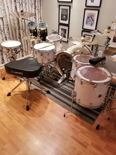 DW Drums! Get in the 3d Printing Ideas Useful, Bongo Drum, 3d Printing Ideas, Drums Studio, Cake 3d, Drum Room, Bongo Drums, Dw Drums, Drums Art