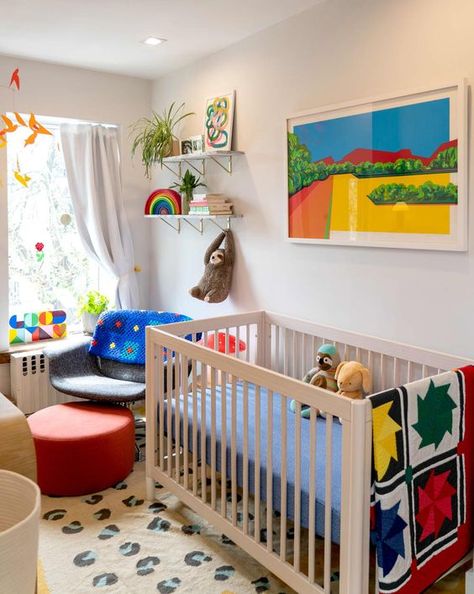 Bright Vintage Nursery, Colorful Unisex Nursery, Dopamine Decor Nursery, Cottagecore Nursery Aesthetic, Primary Colors Nursery, Colorful Vintage Nursery, Eclectic Nursery Boy, 90s Nursery, Colorful Boy Nursery