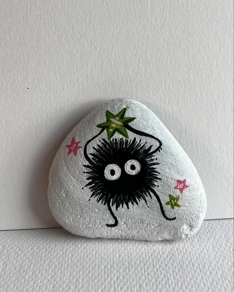 Painting Studio Ghibli characters 🥹🤗. 🤩 I am obsessed. Is this a good or a bad obsession? #studioghibli #art #artist #painting #viralart Art Rocks Painting, Studio Ghibli Rock Painting, Paint Rock Ideas, Painting Ideas Studio Ghibli, Studio Ghibli Clay Ideas, Painting On Rocks Ideas, Studio Ghibli Painting Ideas, Diy Studio Ghibli, Characters To Paint