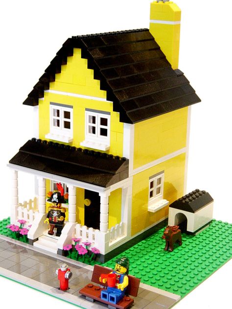 LEGO MOC - Yellow House WIP | This is a work in progress. Co… | Flickr Lego Building Instructions Step By Step, Lego Moc Instructions Free, Lego Plans, Lego House Ideas, Lego Houses, Lego Pirates, Instructions Lego, Lego Furniture, Lego 4