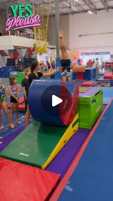 Back Handspring Drills, Front Handspring, Back Handspring, Gymnastics Skills, Gymnastics Coaching, Gymnastics Training, Physical Education Activities, Gymnastics Videos, Acrobatic Gymnastics