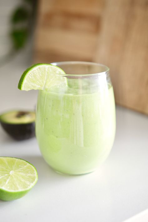 Key Lime Smoothie (Low Sugar) • Meghan Livingstone Key Lime Nails, Key Lime Smoothie, Lime Smoothie Recipes, Lime Smoothie, Low Sugar Smoothies, Low Sugar Drinks, Detox Smoothies, Ginger Peach, Perfect Peach