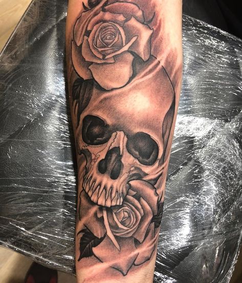 Skull and Roses Tattoo | Tattoo Ideas and Inspiration Rose And Skull Tattoo For Women, Rose And Skull Tattoo, Skull And Roses Tattoo, Concave Bob Hairstyles, Realistic Eye Tattoo, Rose And Skull, Concave Bob, Skull Rose Tattoos, Skull And Roses