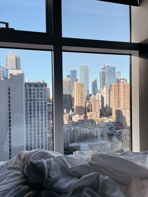 New York Apartment View, Nyc Apartment View, Nyc It Girl, New York Living, Vision 2024, Sarah Nicole, Plants Vintage, Hotel Aesthetic, City View Apartment