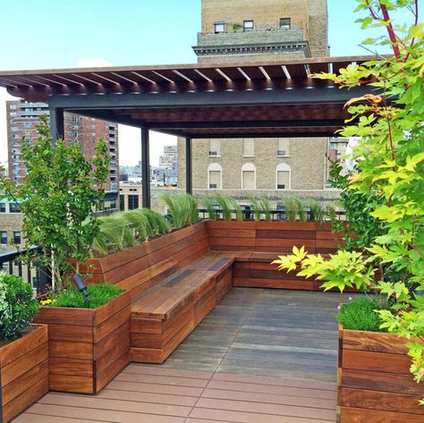 outdoor rooftop seating Zuppa Toscana Soup Olive Garden, Gardening Wallpaper, Roof Terrace Design, Rooftop Patio Design, Terrace Garden Ideas, Roof Garden Design, Garden Tattoo, Terrace Garden Design, Terrace Decor