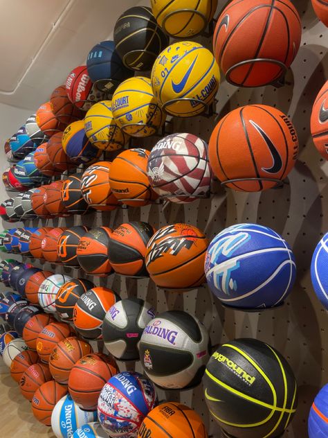 Basketball Collection, Sports Aesthetic Basketball, Basketball Ball Aesthetic, Ballon Basket, Bol Bol Basketball, Basketball Accessories For Bedroom, Basketball Shop, Happy Music Video, Basketball Room