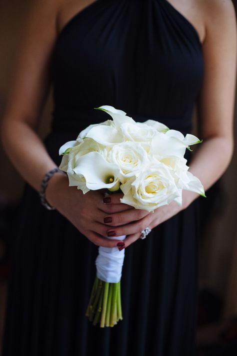 Lily And Rose Bouquet, Calla Lily Centerpieces, White Calla Lily Bouquet, Calla Lily Bridal Bouquet, Lily Bridal Bouquet, Calla Lily Bridal, Calla Lily Wedding, Bouquet Roses, Calla Lily Bouquet