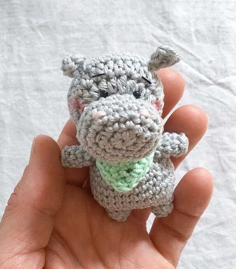 Crochet Hippo, Crochet Keychains, Crochet Pattern Instructions, Mini Amigurumi, Cute Hippo, Crochet Panda, Pola Amigurumi, Crochet Animals Free Patterns, Crochet Unicorn