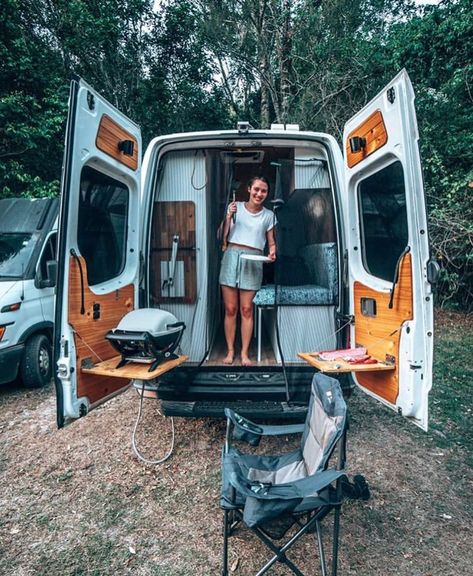 Live In A Van, Van House, Kombi Home, Sprinter Van Conversion, Van Conversion Interior, Sprinter Camper, Campervan Life, Build A Camper Van, Van Life Diy