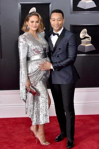 Celebrity Pregnancy, Famous Celebrity Couples, Red Carpet Dresses Best, Grammys Red Carpet, Pregnant Celebrities, Best Red Carpet Looks, Maternity Coat, Alexandre Vauthier, Celebrity Moms