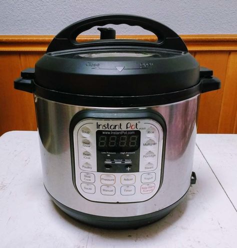 http://thevibrantcrafter.com/2017/12/12/how-to-make-an-instant-pot-cover-in-10-minutes/   Do you or someone you know have an Instant Pot? Check out this free DIY pattern which shows you exactly how to make a cover for your Instant Pot Instant Pot Soup, Pot Cover, Handmade Clothing, You're Welcome, Diy Pattern, 10 Minute, I Don't Know, Handmade Clothes, Instant Pot